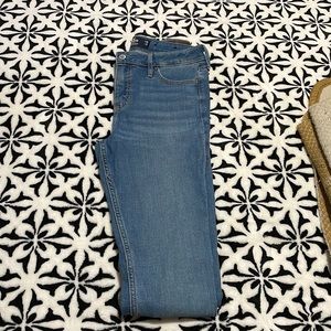 Hollister Mid-Rise Super Skinny Jeans